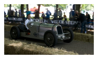 100904-ConcourstLoo-026