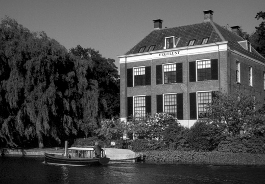 20250505-LeicaM4-35mm-ArcosII-Loenen-129